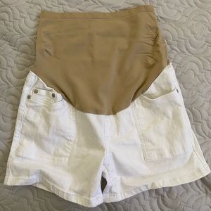 Maternity shorts